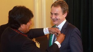 Zapatero llega a Bolivia para «recuperar el abrazo» con Evo Morales.Agencia EFE
